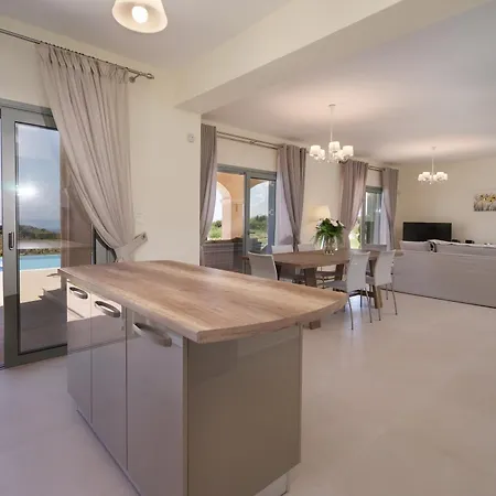 Aglaia In Villa Mavrata
